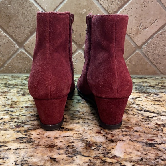 Aerosoles Heelrest Get Fit Suede Wedge Booties Size 5 - Picture 6 of 14